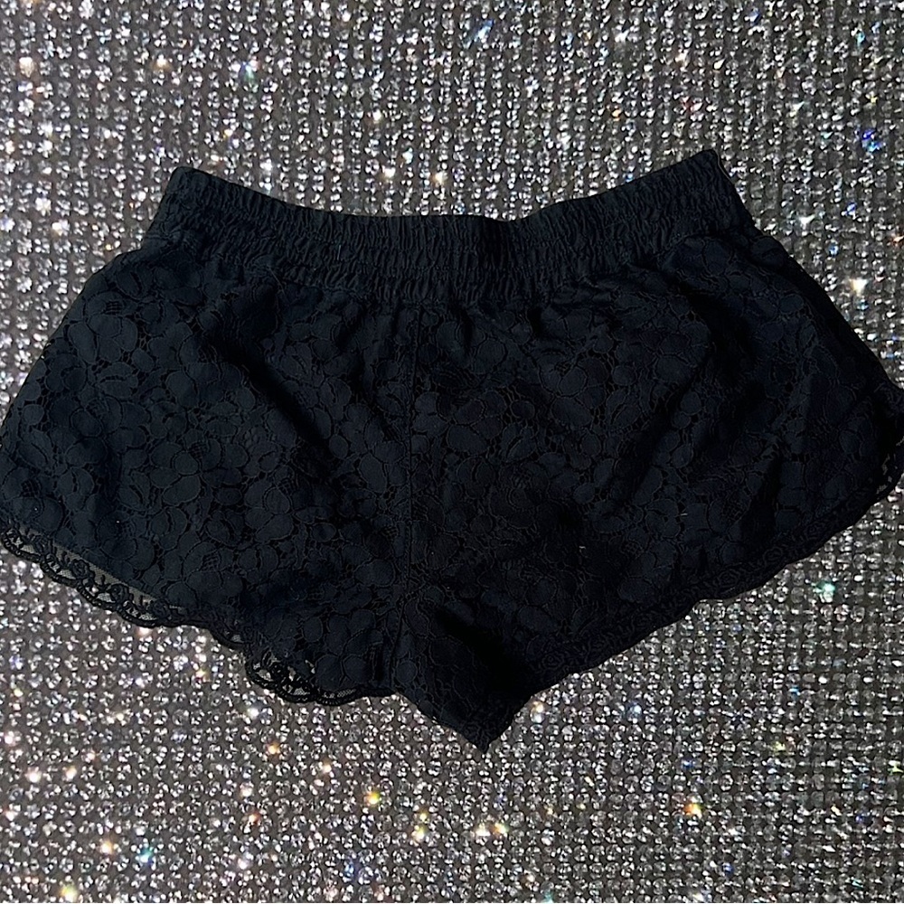 Talula Aritzia lace shorts black floral flowers booty shorts cute boho fairy y2k